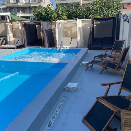 Family Hotel Malibu Černomorec Exteriér fotografie