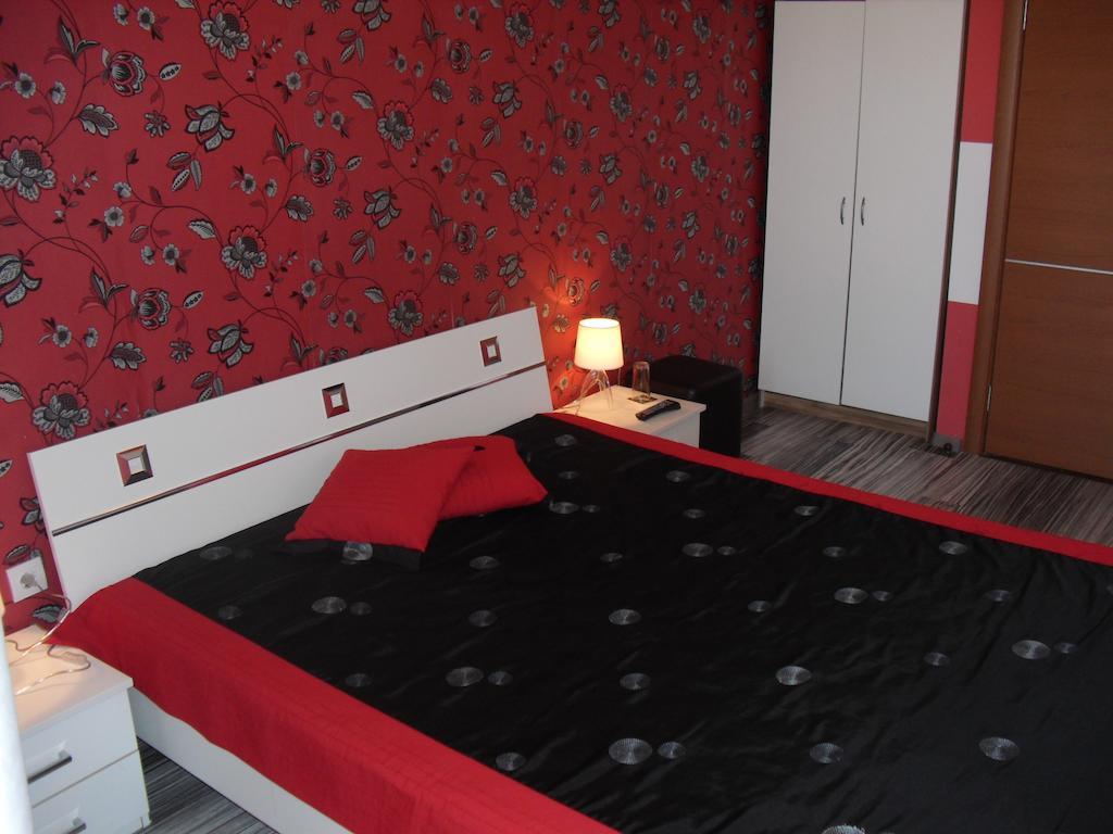 Family Hotel Malibu Černomorec Pokoj fotografie