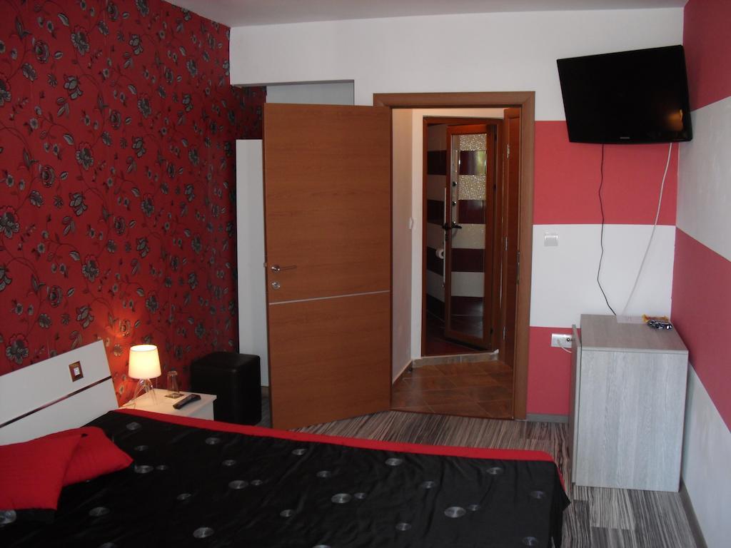 Family Hotel Malibu Černomorec Pokoj fotografie