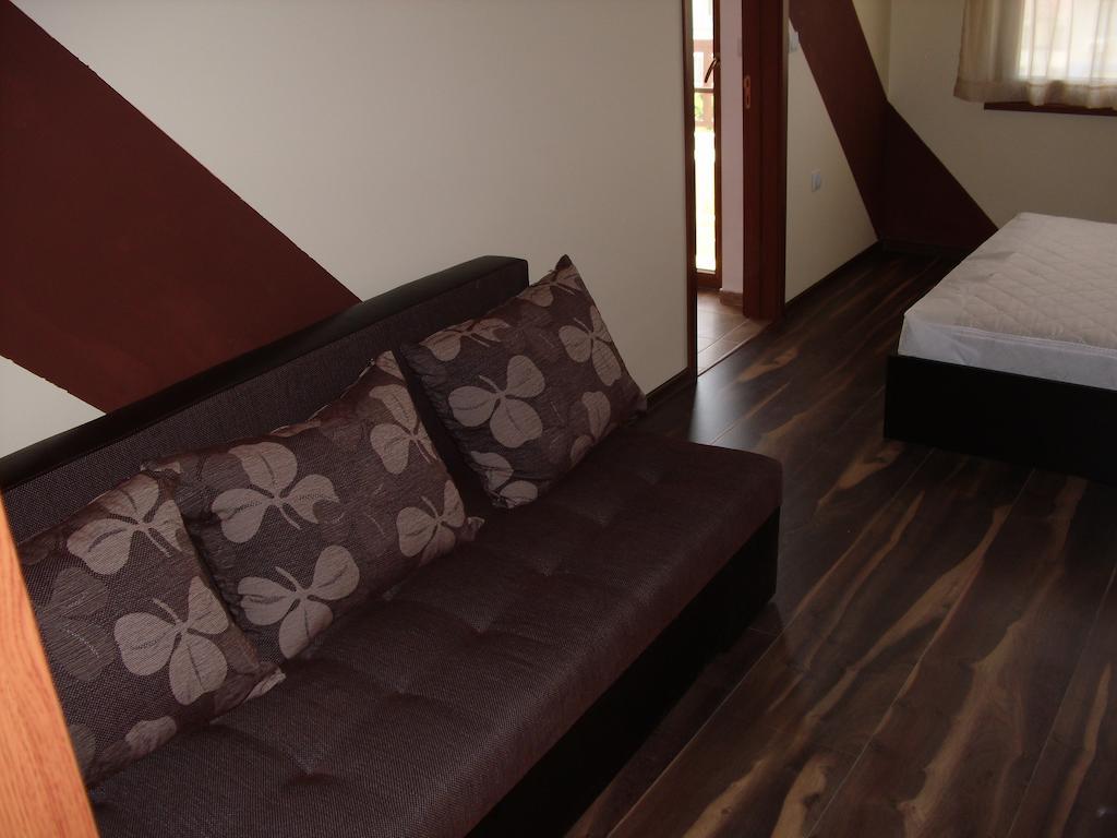Family Hotel Malibu Černomorec Pokoj fotografie